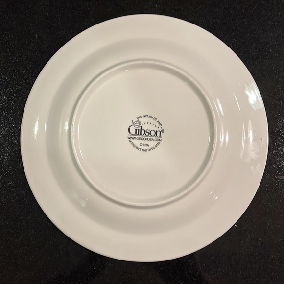 (1) Gibson WINTER BIRDS Dinner plate. 10- 1/8" Cardinal Christmas. - Picture 5 of 5